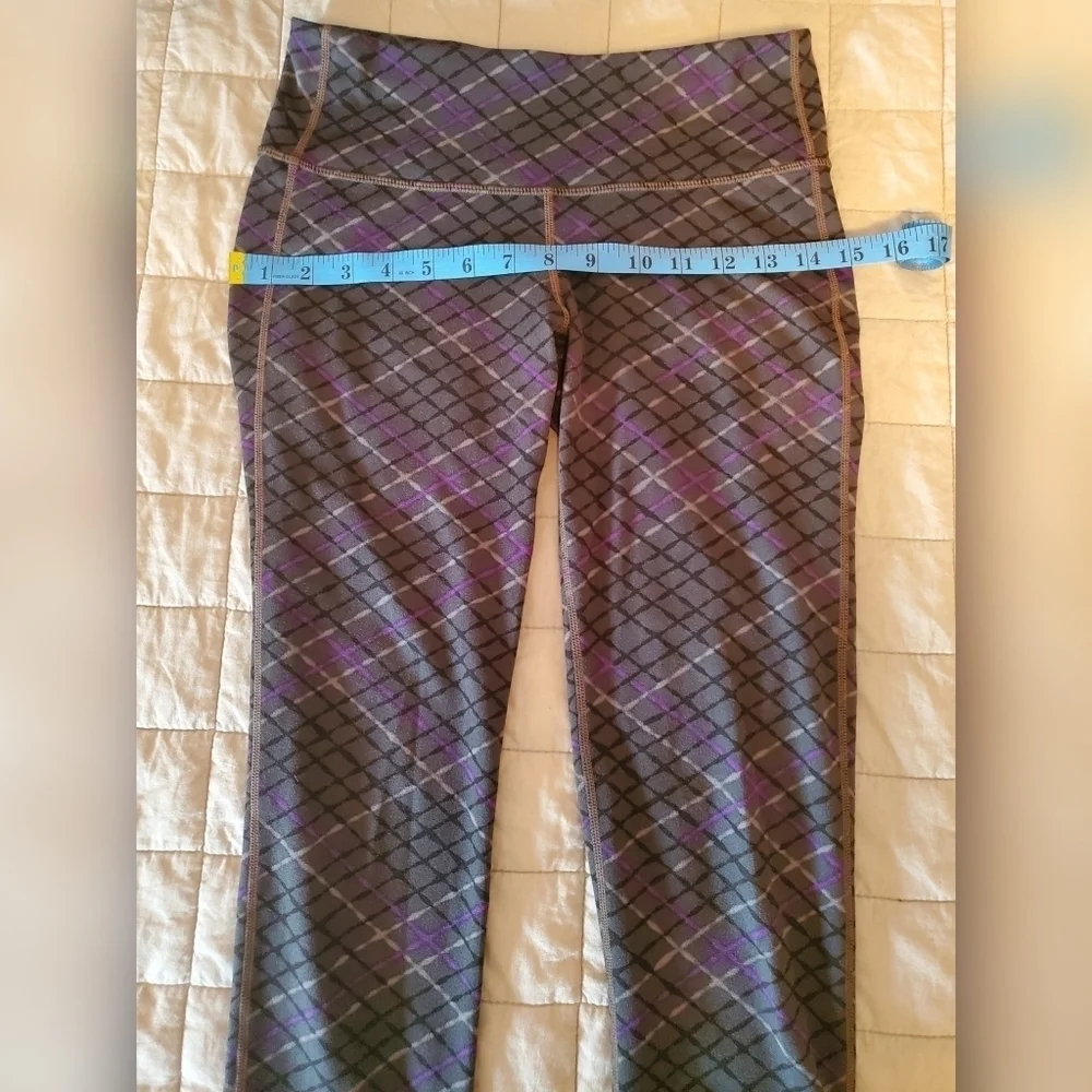 *SOLD* Athleta Gray Purple Plaid Capri Leggings - Picture 8 of 9